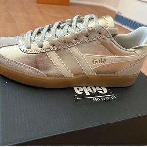 NEW Gola Viper Metallic Sneakers in Gold and White